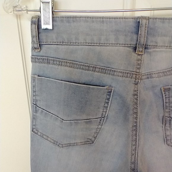 Women's Dollhouse - Charley Jeans - like new - Size 3 Waist 26 - Picture 10 of 14